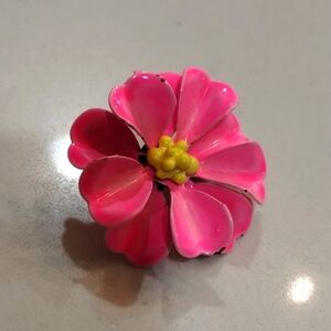 Mid century pink floral brooch 1.25" lapel pin back vintage